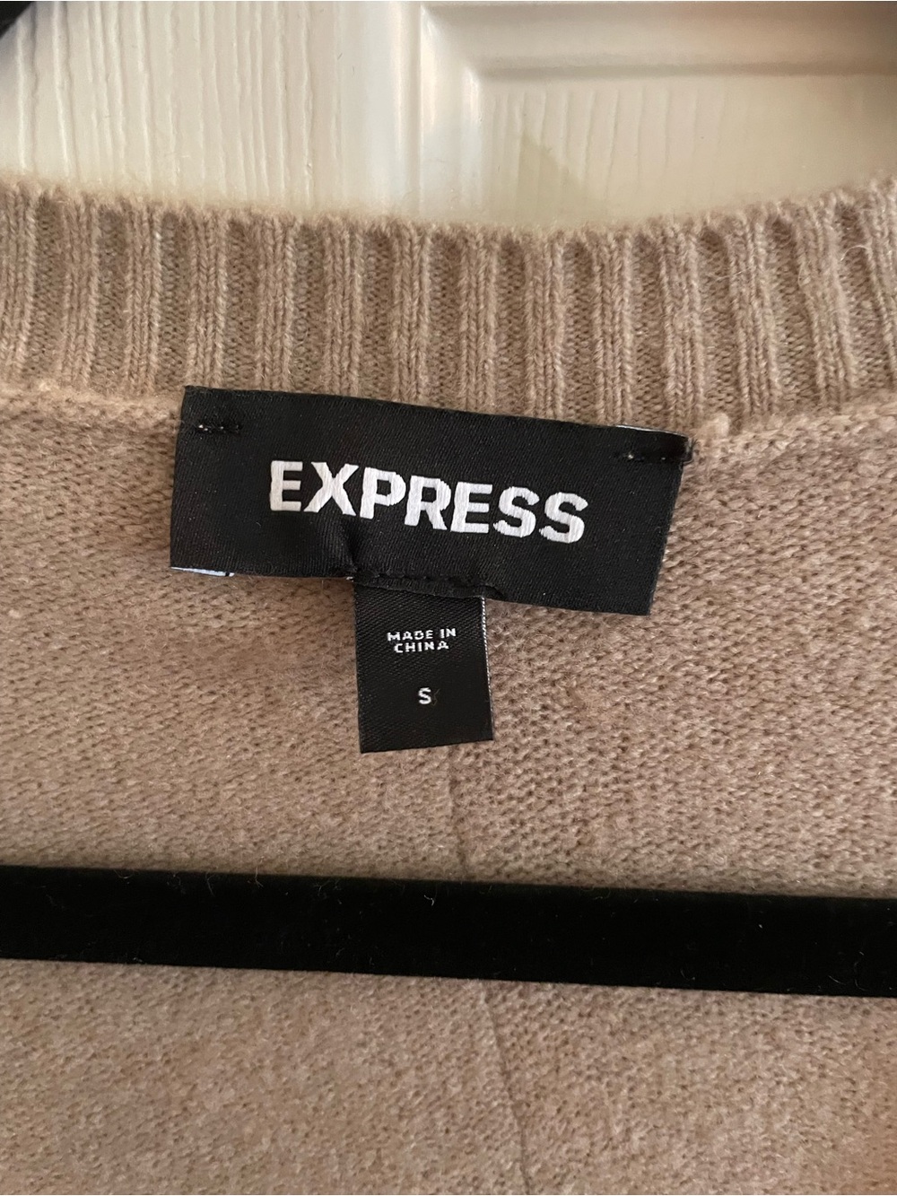 Express Women's V-Neck Sweater in Taupe Beige - Picture 2 of 2